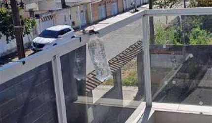 SOBREPOSTA ALTA NOVA COM SACADA NO BAIRRO CASTELO EM SANTOS - ACEITA FINANCIAMENTO BANCÁRIO.