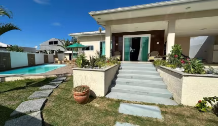 Casa no condomínio Solar dos Cantarinos com 3 dormitórios à venda, 180 m² por R$ 850.000 - São Matheus - São Pedro da Aldeia/RJ