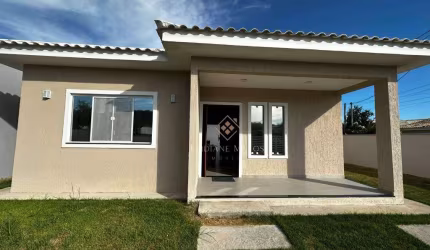 Casa com 2 dormitórios à venda no condomínio Solar dos Cantarinos, 110 m² por R$ 540.000 - São Matheus - São Pedro da Aldeia/RJ
