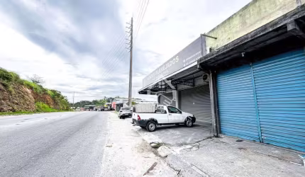 Loja para alugar, 120 m² por R$ 2.300,00/mês - Vinhateiro - São Pedro da Aldeia/RJ