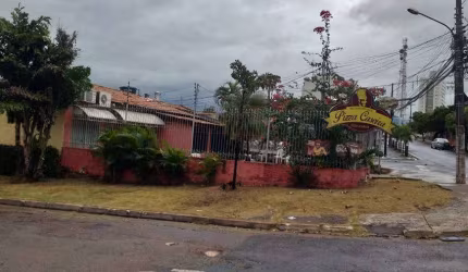 Casa Comercial para venda possui 313 metros quadrados com 2 quartos em Areão - Cuiabá - MT