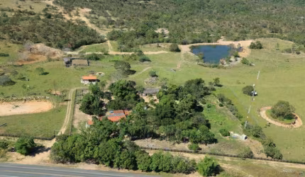 Fazenda/Sítio/Chácara para venda tem 4000000 metros quadrados com 5 quartos