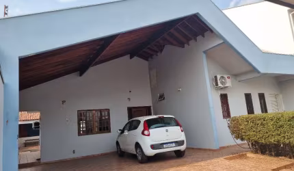 Linda casa térrea a venda no Jardim Itália