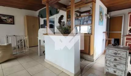 OPORTUNIDADE DE COMPRA - COBERTURA DUPLEX NO BARRO BRANCO