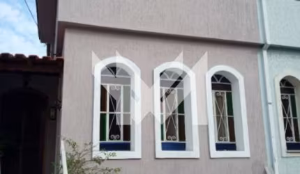 Sobrado a venda com 3 quartos, 3 banheiros e 4 vagas de garagem