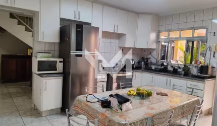 Casa Jardim Brasil 3 quartos e salão comercial