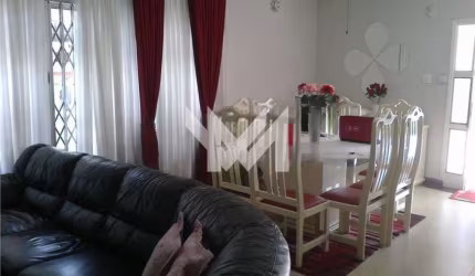 Sobrado 3 Quartos, 3 suítes, Área Gourmet e 5 Vagas de Garagem a Venda, Jardim Japão