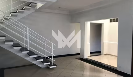 Sobrado de 320 m² 5 quartos 3 suítes à Venda - Vila Maria Alta