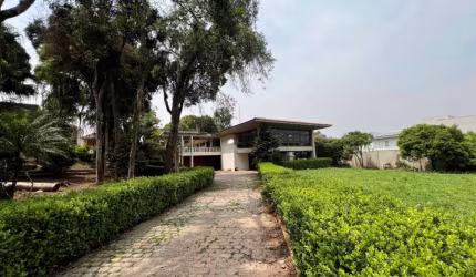 Terreno à venda na Rua Mahatma Gandhi, Aristocrata, São José dos Pinhais, 540 m2 por R$ 6.500.000