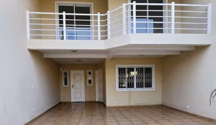 Casa com 3 quartos à venda na Rua Denis Diderot, Aristocrata, São José dos Pinhais, 185 m2 por R$ 995.000