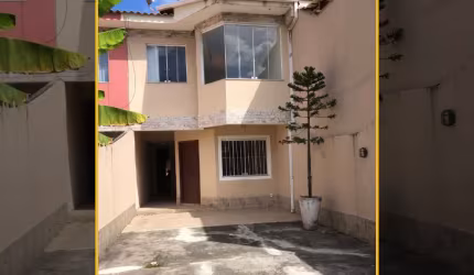 VENDO MARAVILHOSA CASA COM 3 SUITES E PISCINA EM COSTA AZUL EM RIO DAS OSTRAS