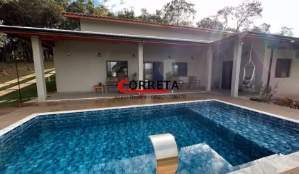 853 - CHÁCARA COMPLETA COM PISCINA, LAGO E 2254 M² DENTRO DE CONDOMÍNIO