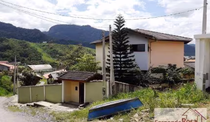 Sobrado para Venda em São Sebastião, Varadouro, 3 dormitórios, 3 suítes, 3 banheiros, 3 vagas