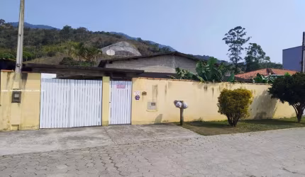 Casa para Venda em São Sebastião, Enseada, 3 dormitórios, 1 suíte, 2 banheiros, 2 vagas