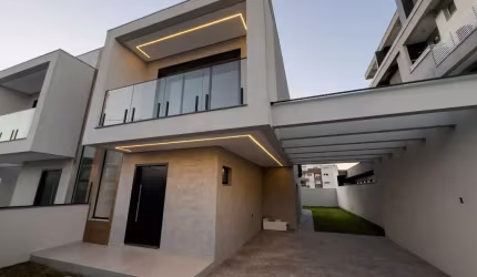 Sobrado Luxuoso em Área Nobre com 3 Suítes