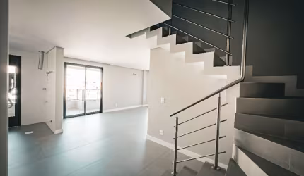 Sobrado Luxuoso em Área Nobre dos Ingleses com 3 Suítes