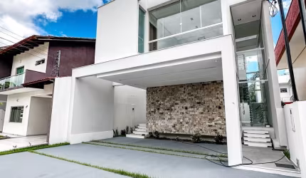 Laranjeiras Premium - Casa Duplex de Luxo com 240m² - 3 Suítes com Closet e 5 Vagas em Flores