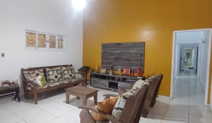 Casa na Várzea 4 quartos 1 suíte com 331m² área terreno 480m² próximo do Hospital das Clínicas