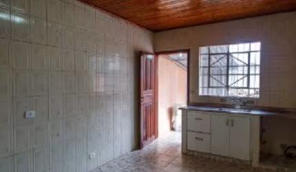 Casa com 3 dormitórios e 2 vagas próximo ao metrô Vila Prudente