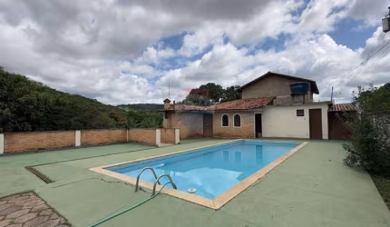 Oportunidade Imperdível: Sítio à Venda em Pinhões, Santa Luzia/MG!