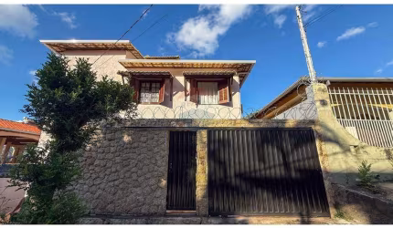 Casa no bairro Cariocas em Nova Lima