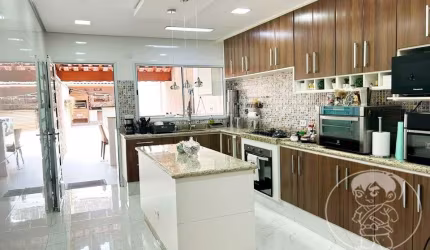 Sobrado à venda na Penha - 3 dorm (suítes), churrasqueira, 3 vagas - cód 5007
