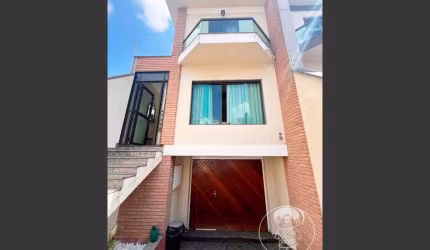 Sobrado à venda no Tatuapé - 220m² - 3 suítes, 5 vagas - código 5057