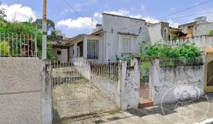 Terreno com 3 Casas à Venda - 200m² - Cód 5094