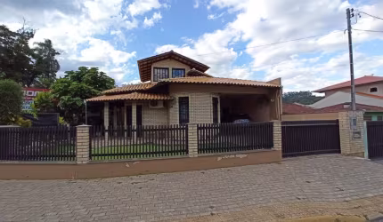 Casa com 3 quartos à venda na Barra do Rio Cerro, Jaraguá do Sul , 151 m2 por R$ 1.100.000