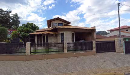 Casa com 3 quartos à venda na Barra do Rio Cerro, Jaraguá do Sul , 151 m2 por R$ 1.100.000