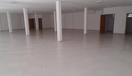 Sala comercial com 1 sala para alugar na Barra do Rio Cerro, Jaraguá do Sul  por R$ 8.000