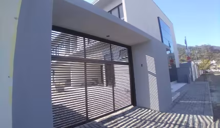 Casa a venda na Ilha da Figueira