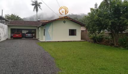 Casa com 4 quartos à venda na Barra do Rio Cerro, Jaraguá do Sul  por R$ 1.200.000