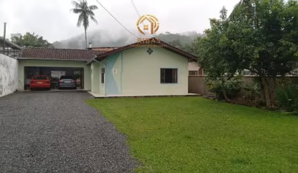 Casa com 4 quartos à venda na Barra do Rio Cerro, Jaraguá do Sul  por R$ 1.200.000