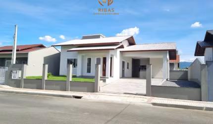 Casa com 3 quartos à venda no Centro, Schroeder  por R$ 722.000