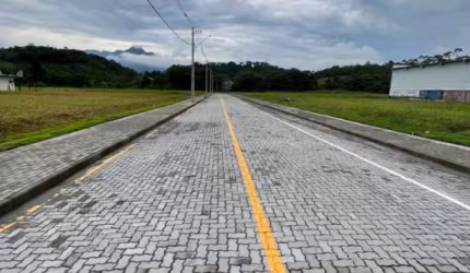 Terreno à venda no Rio da Luz, Jaraguá do Sul  por R$ 220.000
