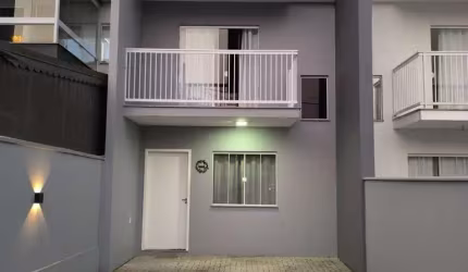 Casa com 2 quartos à venda no Rau, Jaraguá do Sul , 98 m2 por R$ 450.000