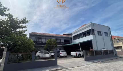 Sobrado no Centro Balneário Barra do Sul