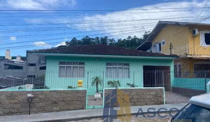 Casa com 3 quartos à venda na Rua Professor Elpídio Barbosa, --, Trindade, Florianópolis por R$ 2.500.000