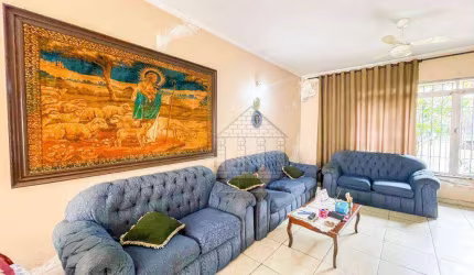 Casa com 4 dormitórios à venda em Interlagos