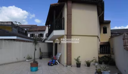 Sobrado com 4 quartos à venda no Jardim Maria Rita