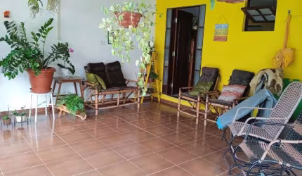 Sobrado  com  salão comercial a Venda no Jardim Varginha