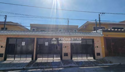 Vendo Ótimo sobrado novo com 3 dormitórios sendo 3 suítes, lavabo, quintal com churrasqueira,
