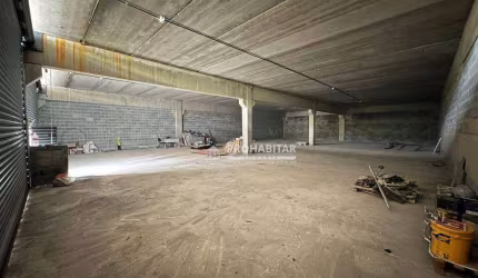 Salão para alugar na Estrada Itapecerica 400m²ou metade para alugar. excelente oportunidade.