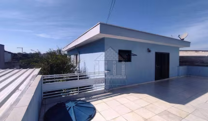 Sobrado com 4 dormitórios à venda no Jardim Guanabara