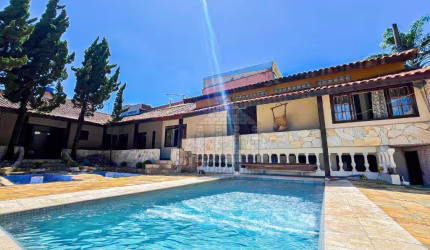 Casa com 3 dormitórios à venda e piscina no Jardim Orbam