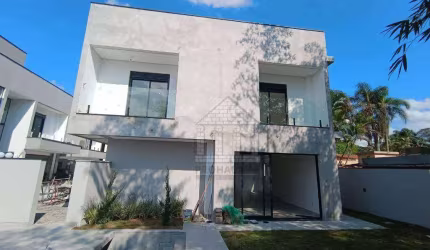 Sobrado com 4 quartos à venda no Jardim Prudência
