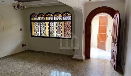 Sobrado com 4 quartos para alugar na Vila Babilônia