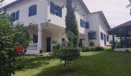 Chácara com 4 dormitórios à venda no Bororé