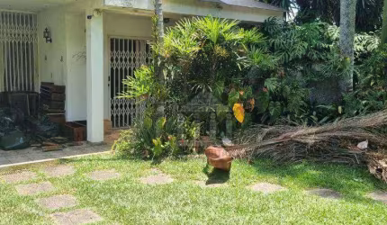 Casa com 3 dormitórios à venda no Jardim Santa Helena